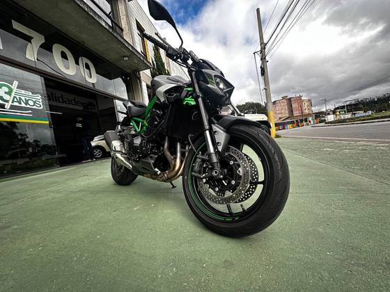 KAWASAKI Z900 KAWASAKI Z900